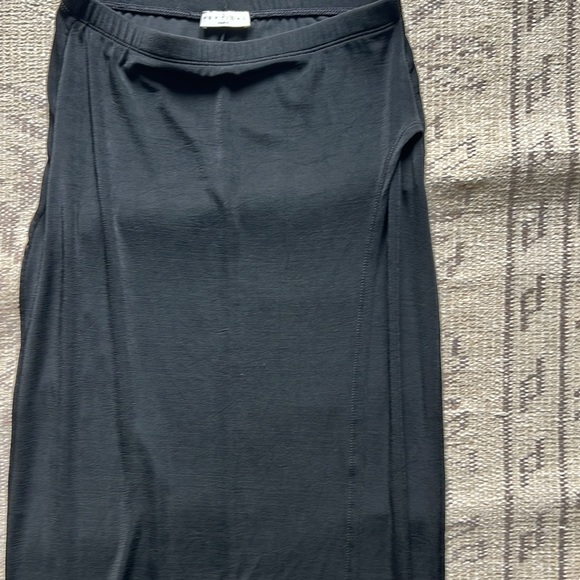 Vertical Paris black long wrap skirt with elastic waist - Picture 4 of 9